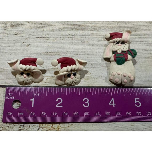 Vintage Lot of Polymer Clay Earrings & Pin Bunny Rabbit Santa Hat Christmas Tb12 - Picture 2 of 3